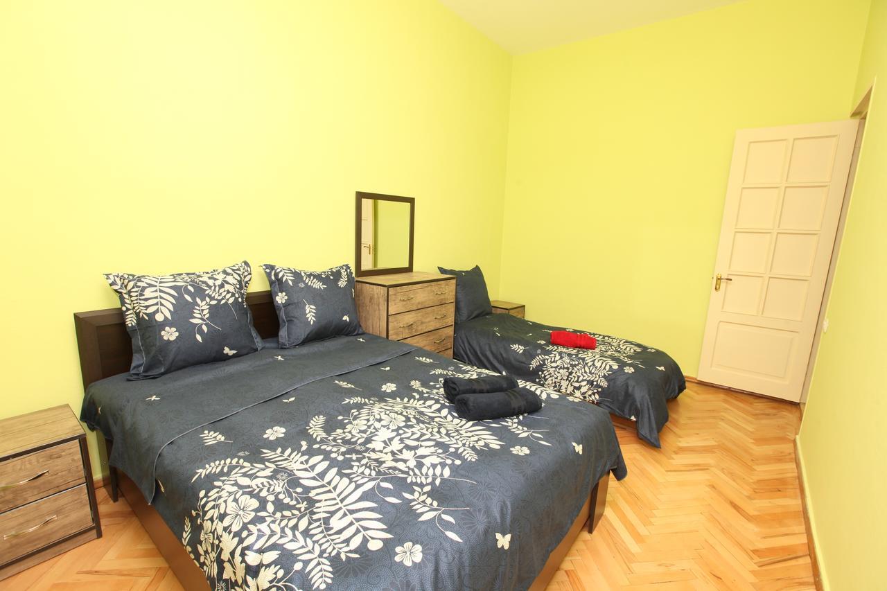 Apartment At Stalin House Tbilisi Buitenkant foto