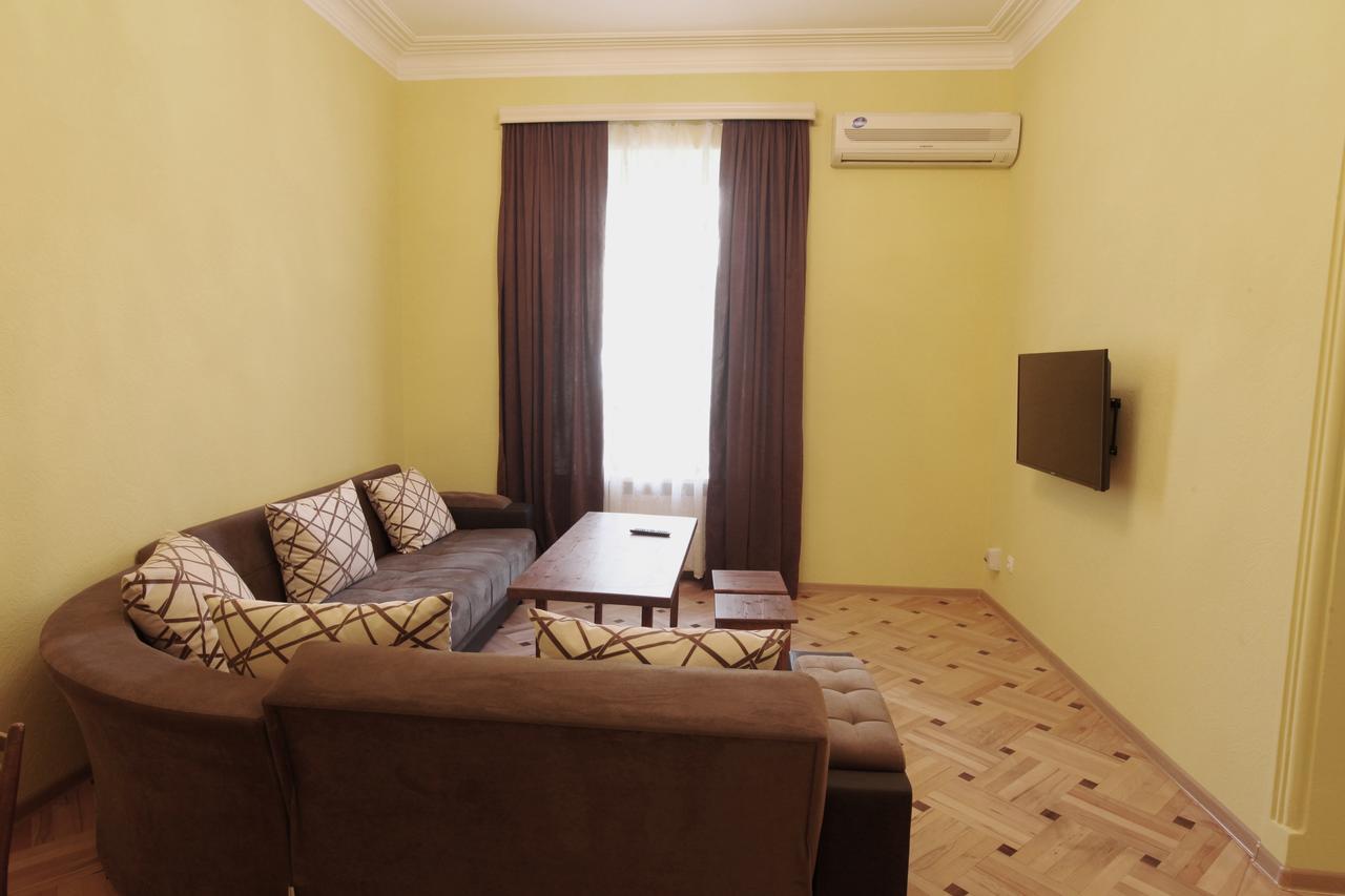 Apartment At Stalin House Tbilisi Buitenkant foto