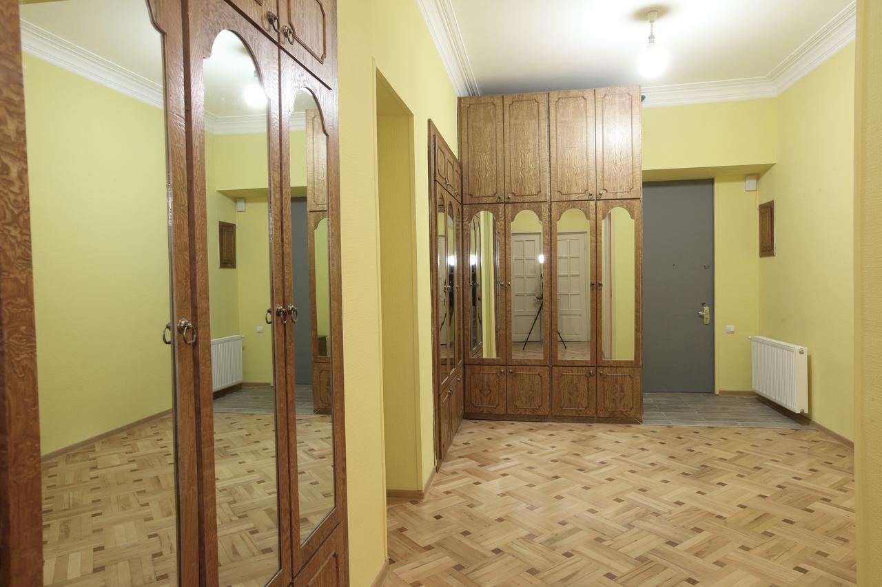 Apartment At Stalin House Tbilisi Buitenkant foto