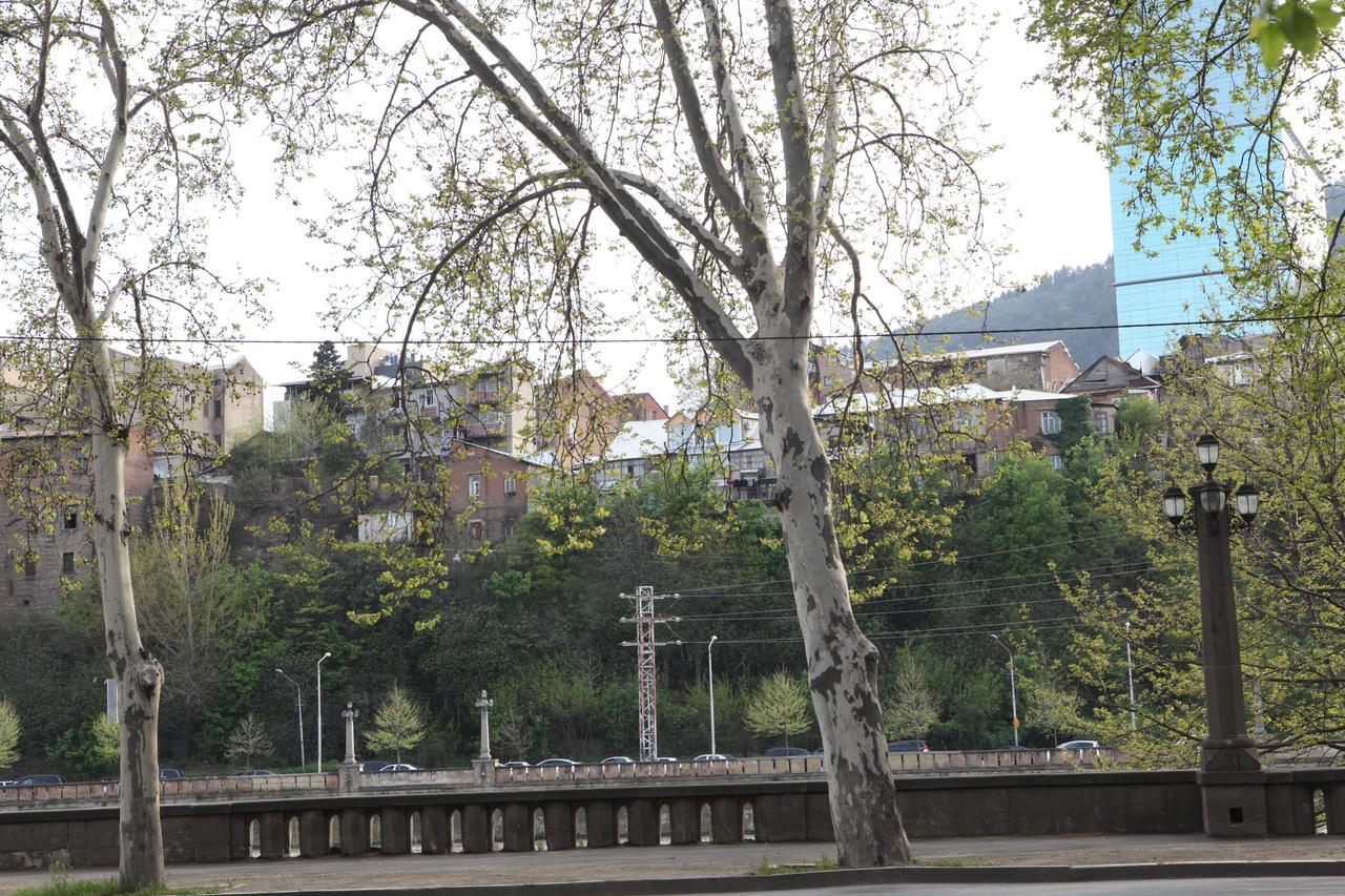Apartment At Stalin House Tbilisi Buitenkant foto