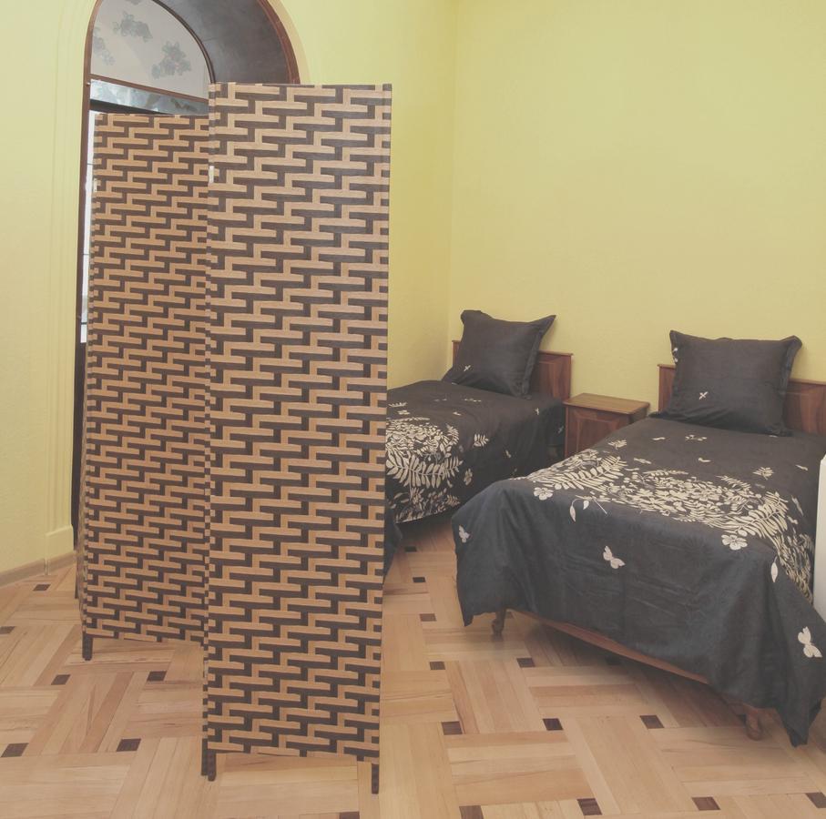 Apartment At Stalin House Tbilisi Buitenkant foto