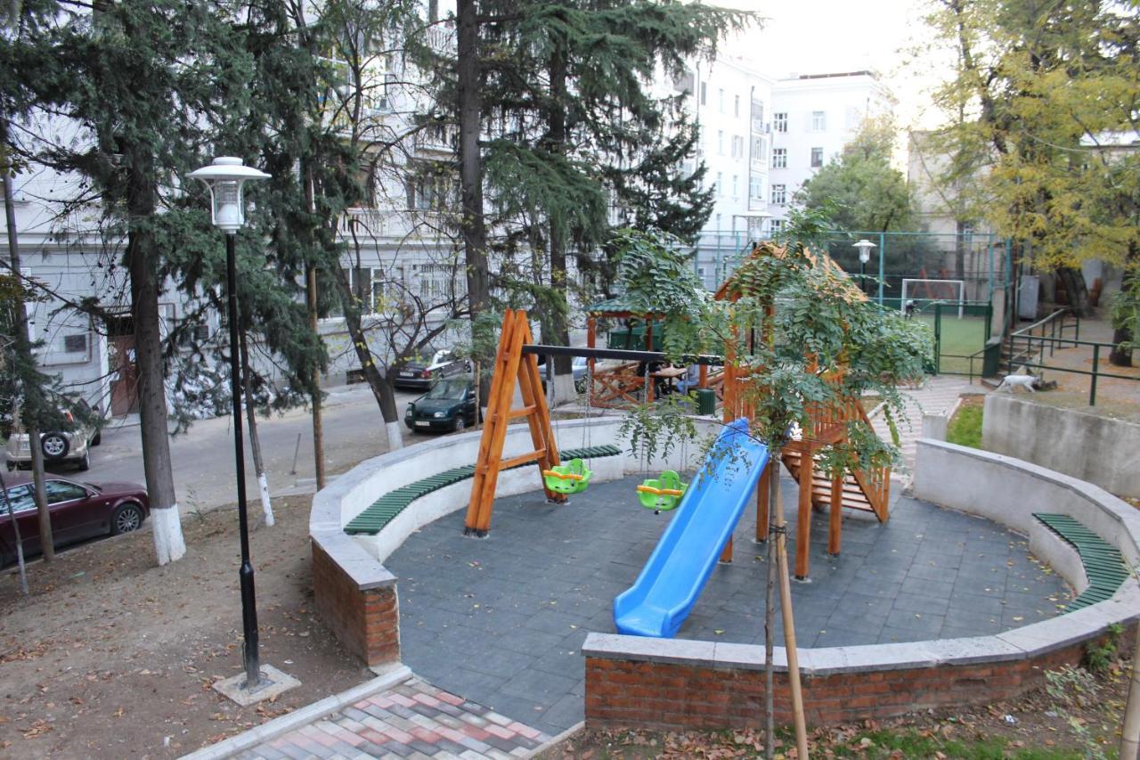 Apartment At Stalin House Tbilisi Buitenkant foto